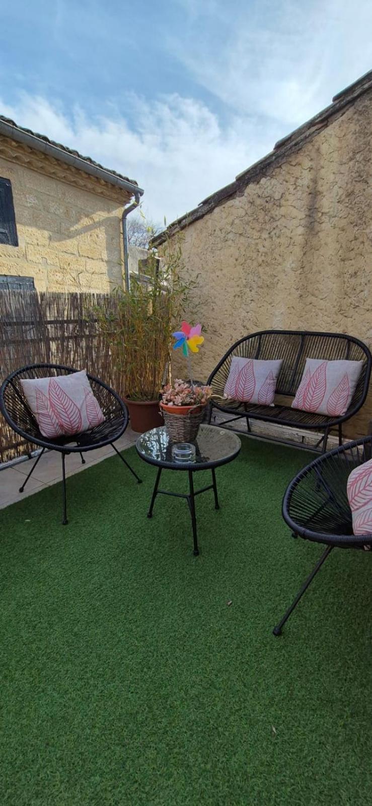 Proche D'Uzes La Terrasse Du Soleil Levant 콜리아스 외부 사진