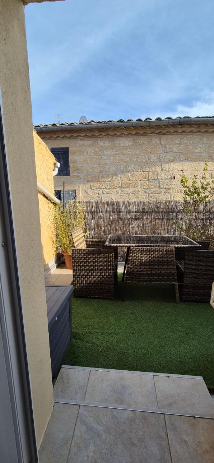 Proche D'Uzes La Terrasse Du Soleil Levant 콜리아스 외부 사진