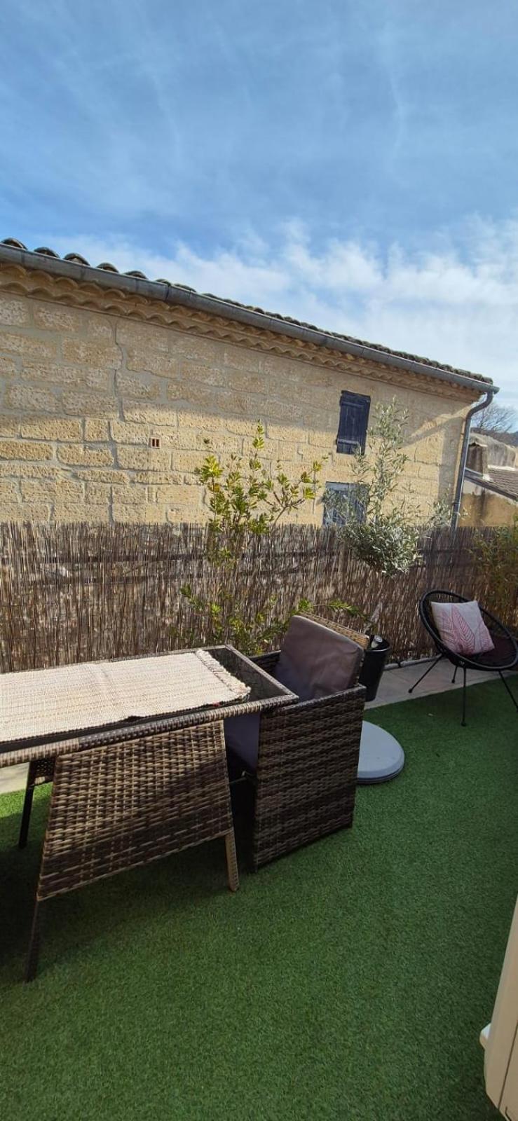 Proche D'Uzes La Terrasse Du Soleil Levant 콜리아스 외부 사진